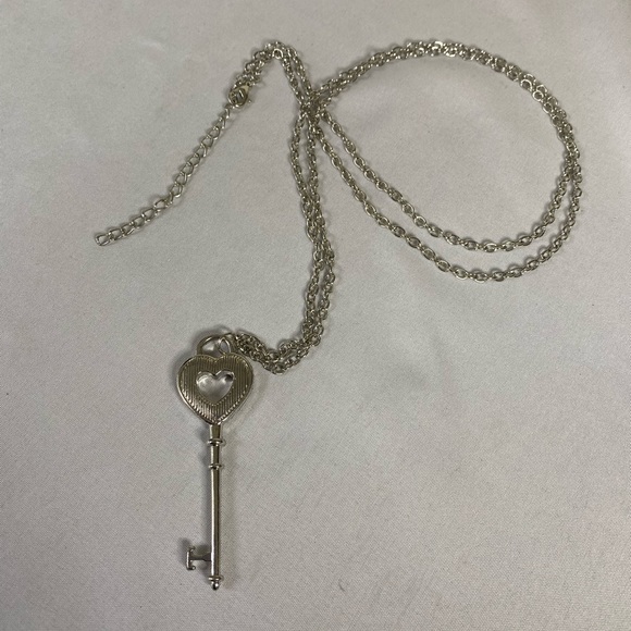 Long skeleton key silvertone red rhinestone necklace - Picture 5 of 6